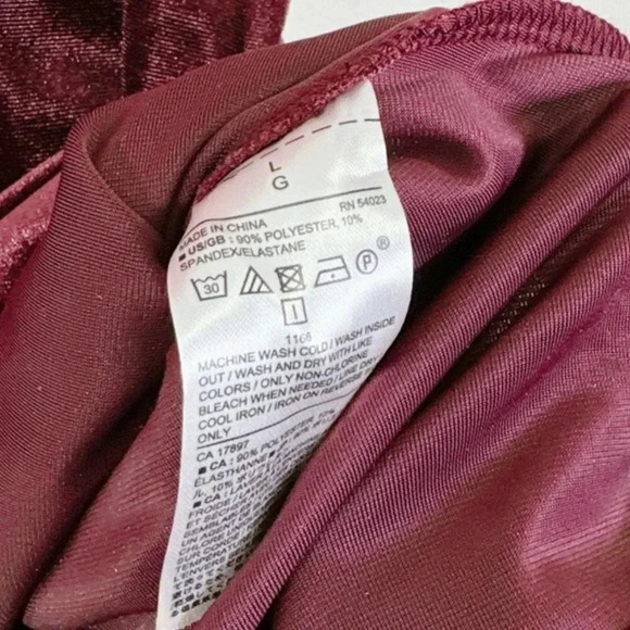 Banana Republic Vneck Velvet  Wrap Top - Picture 9 of 12